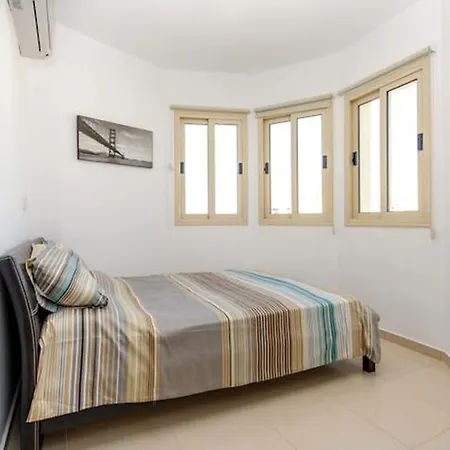 Palm Villa *